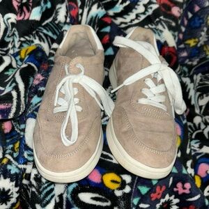 Old Navy sneakers used